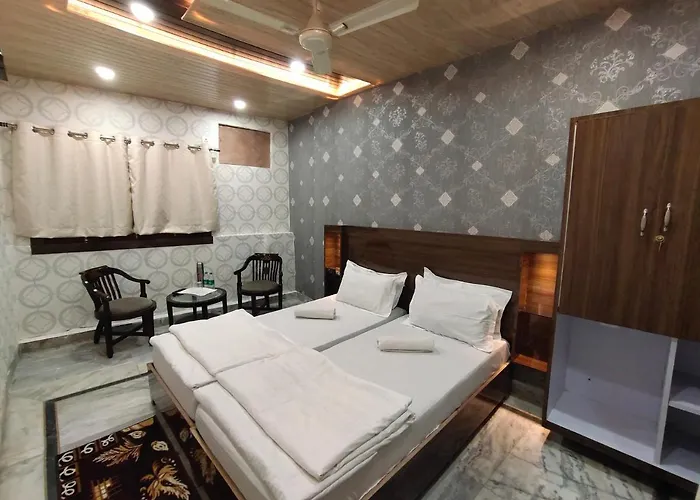 Hotel Shivratri Guest House