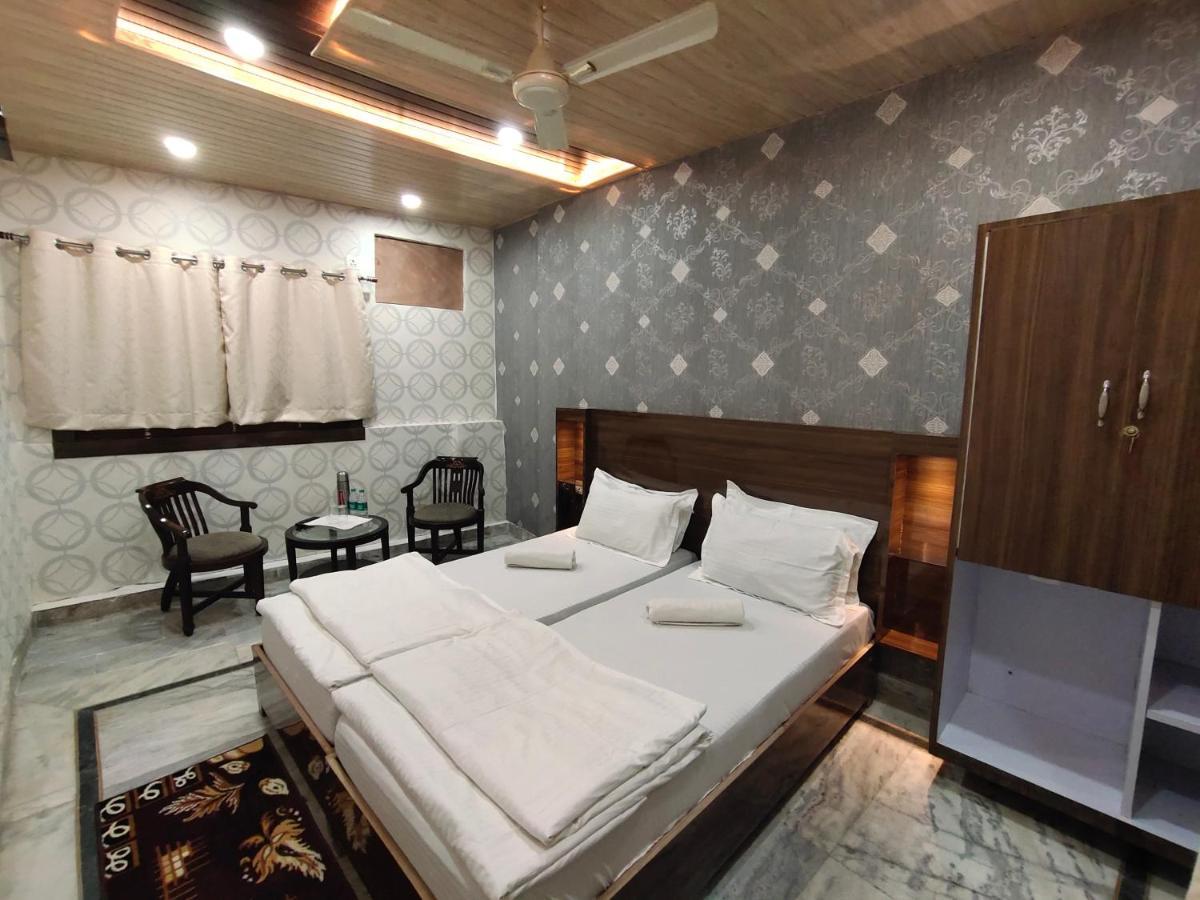 Shivratri Guest house 2*