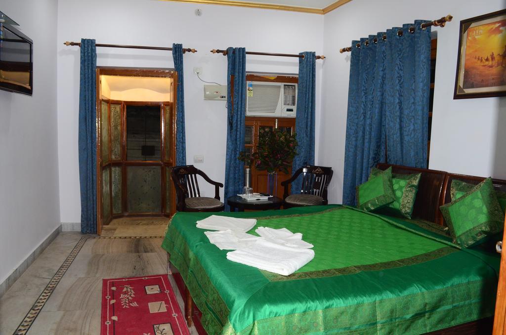 Shivratri Guest house 2*