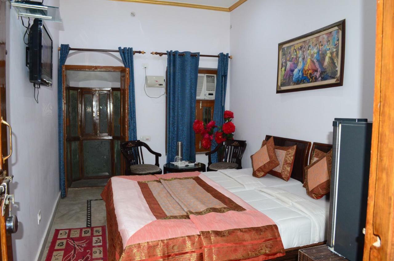 Shivratri Guest house 2*
